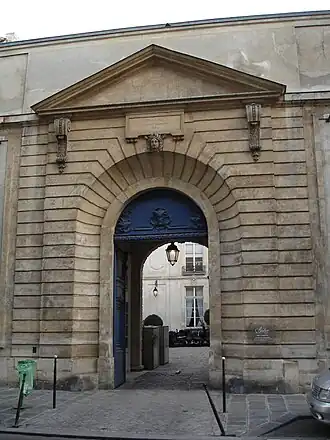 Entrée de l'hôtel.