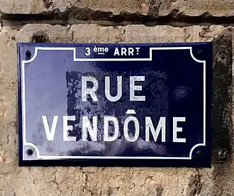 Voir la plaque.