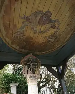 Calvaire et plafond en 2020.