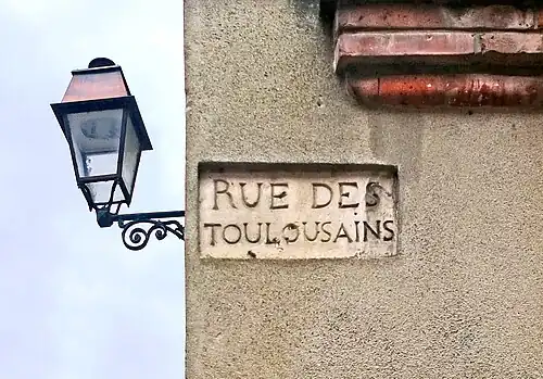 Pierre de rue du XVIIIe&nbsp;siècle.