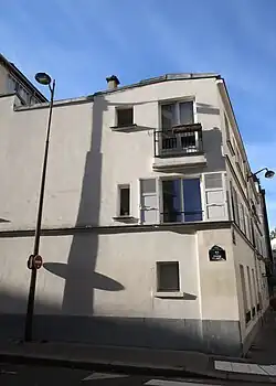 Au croisement avec la rue Notre-Dame-des-Champs.