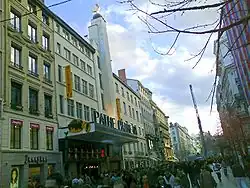 Description de cette image, également commentée ci-après