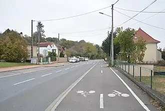 Route départementale 6E en direction de Vichy