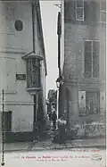 Le débouché de la ruelle sur la rue des Roses avant son élargissement.