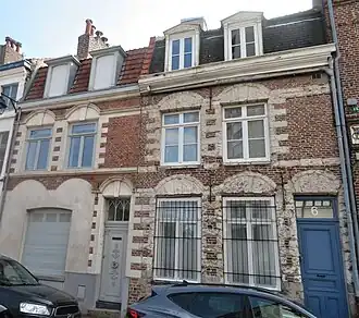 N° 6-8 maisons de second rang