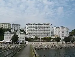 Hôtels sur la promenade de la plage.