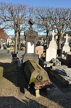 Tombeau inconnu (XIXe), inscrit à l'inventaire.