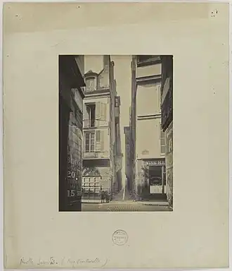 Depuis la rue Pastourelle en 1906, grille ouverte.