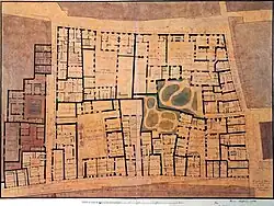 Plan de l'élévation est de la rue du Tambour (soit les bâtiments compris entre la rue de Tambour et la rue du Marc) sur les dessins de Leblan en 1882. On y voit notamment le détail du musée-hôtel Le Vergeur en haut à droite
