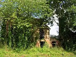 Restes du corps de logis principal.