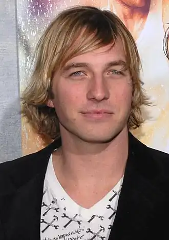 Ryan Hansen, l'interprète de Dick.