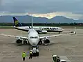 Boeing 737 de Ryanair à l'aéroport.