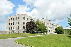 Description de l'image Séminaire Sainte-Marie, Shawinigan, 2022-07-31.jpg.
