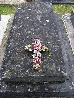 Sépulture d'Anatole France, de ses parents et de sa femme.