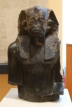 Le souverain « âgé »Gabbro, H. 79 cmTemple de MédamoudMusée du Louvre