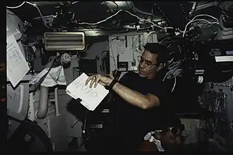 Michael A. Baker lors de la mission.