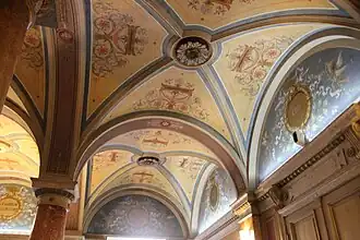 Plafond de l'entrée.