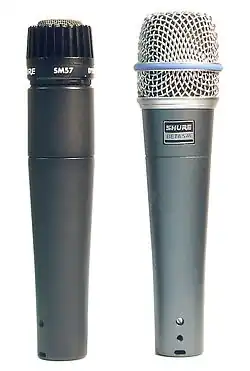 Shure SM57 (à gauche) et Beta57 (dynamique).