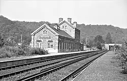 La gare de Martinrive côté quai le 3 août 1977.