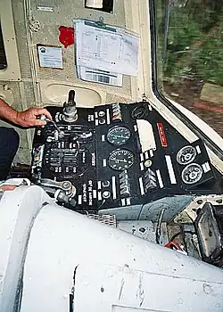 Pupitre du poste de conduite de l'autorail X 2426.