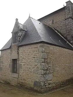 Sacristie du XVIIIe&nbsp;siècle, restaurée en 2001 à la suite de l'incendie de 1999