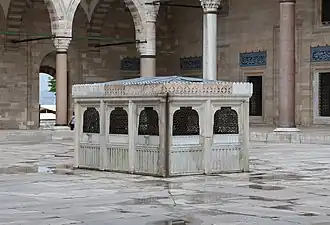 Le şadırvan de la mosquée.