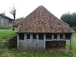 Poulaillers et clapiers.