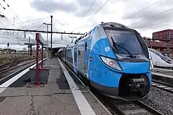 Rame TER à deux niveaux de la série Regio2N, principal matériel roulant de la ligne.