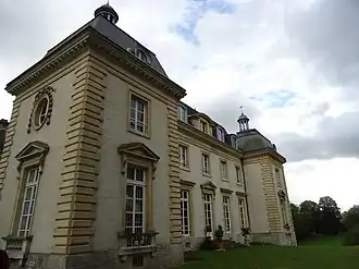 Le château du Buisson de May.