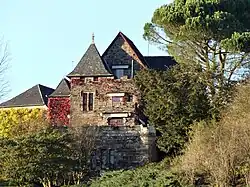Maison bourgeoise proche ancien château.