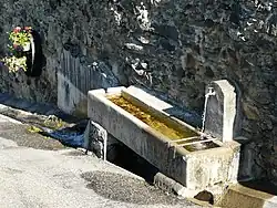 Une fontaine abreuvoir