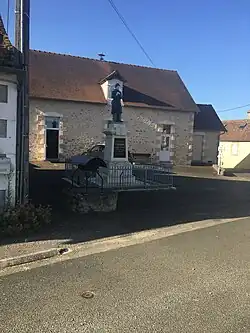 Monument aux morts« Monument aux morts de 1914-1918 à Saint-Civran », sur À nos grands hommes