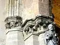 Chapiteaux à l'est de l'arcade nord, qui reste romane.