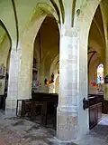 Bas-côté nord, vue par la 2e&nbsp;grande arcade.