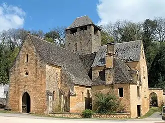 L'église de Saint-Crépin : la façade occidentale.