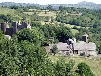 Vue générale château et chapelle