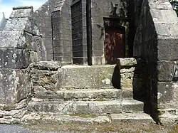 Saint-Divy : échalier de l'enclos paroissial.