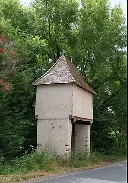 Le pigeonnier (hameau de Lespinasse)