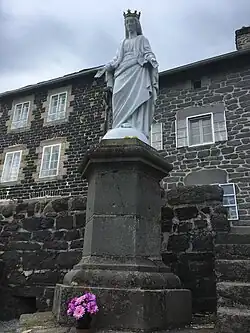 Statue de la Vierge.