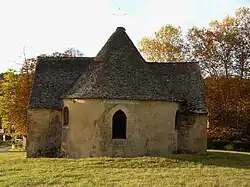 Le chevet de la chapelle de Pelvézy.