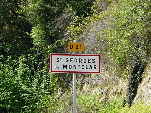 Ancien anneau d'entrée dans le bourg de Montclard.