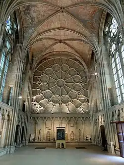 Grande rose de la chapelle Saint-Louis.