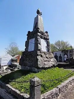 Monument aux morts au cimetière