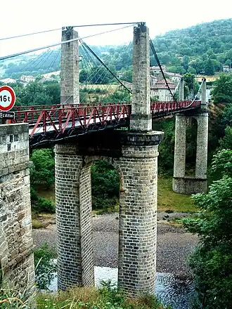 Pont suspendu de Saint-Ilpize.
