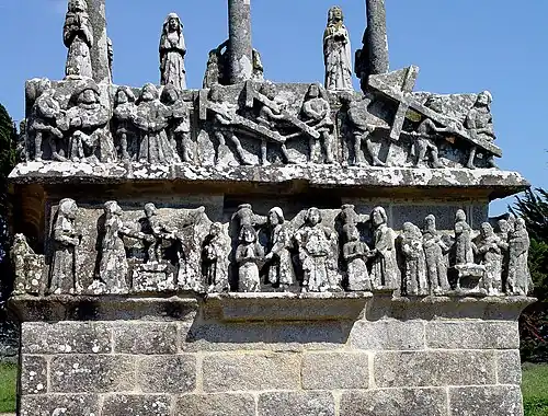 Le calvaire de Tronoën : face ouest, vue d'ensemble 2