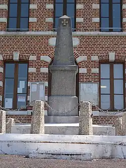 Le monument aux morts.