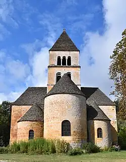 L'église romane Saint-Léonce.