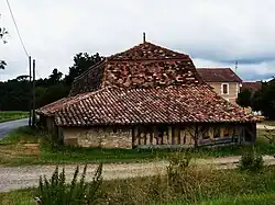 Un ancien bâtiment agricole à Bigoussias.