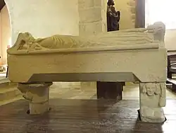 Tombeau de saint Lunaire.