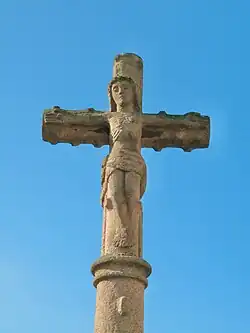 Le calvaire, face est avec le Christ.